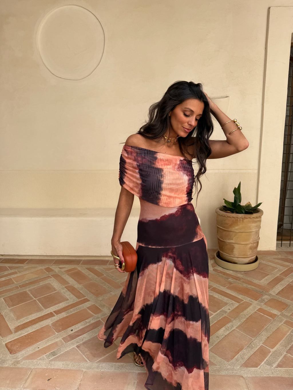 Vestido de Toledo con estampado en naranja y marrón